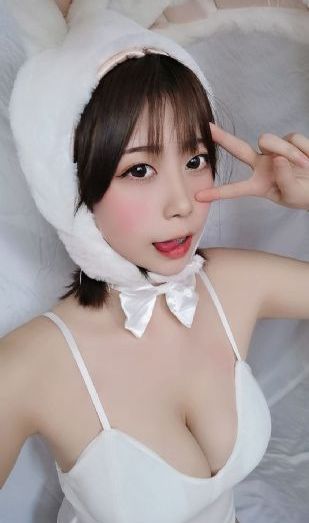 粉嫩小泬凹凸冒白浆_超清在线手机播放