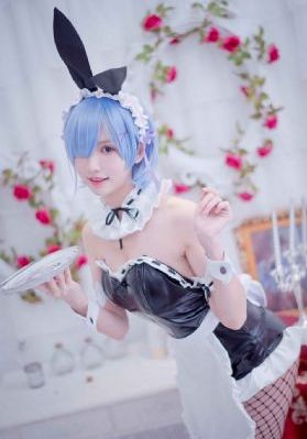 宝贝别穿内衣了我要摸摸视频_高清完整版